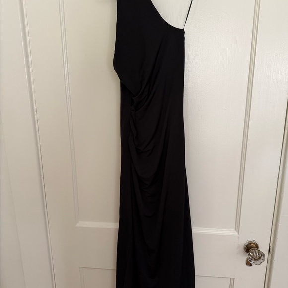 Chic One-Shoulder Black Dress - Picture 7 of 7